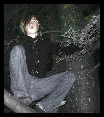 ignore the strange shadows on my face, the pic came out wierd